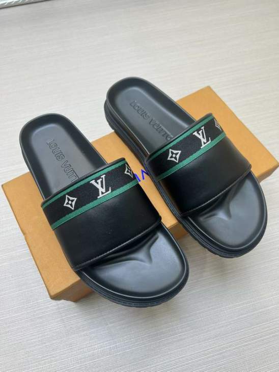 Picture of Louis Vuitton Slippers _SKULVsz38-45mnf04351328
